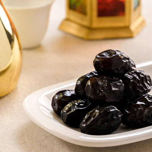 Ajwa Dates in Islam: Their Significance & Why Muslims Eat 7 Ajwa Dates