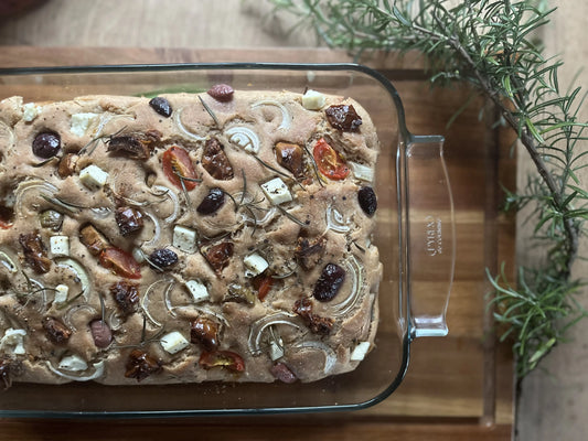 Quick Spelt Focaccia with Feta, Rosmary and Date Syrup - dattelmond KLG